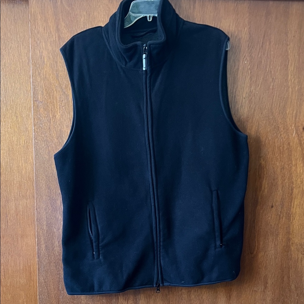 Men's Black Sleeveless Jacket